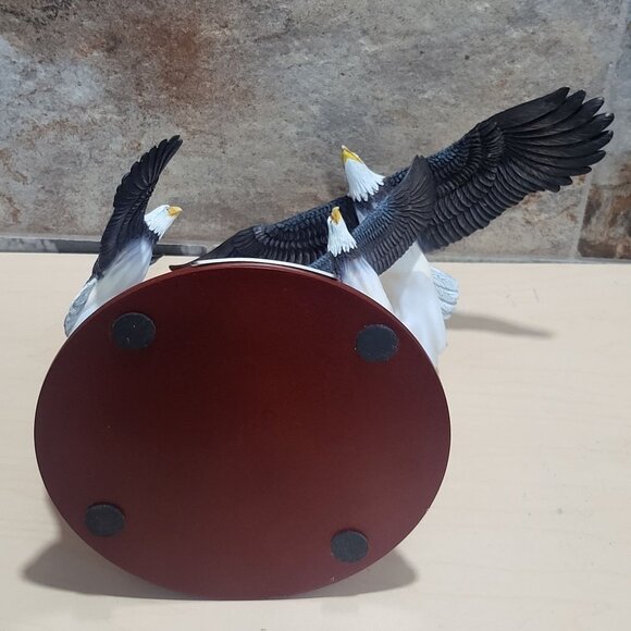 Bradford Exchange Decorative 3 D Plate Flying Eagle Figurine Wings of Glory Betw - Picture 5 of 14